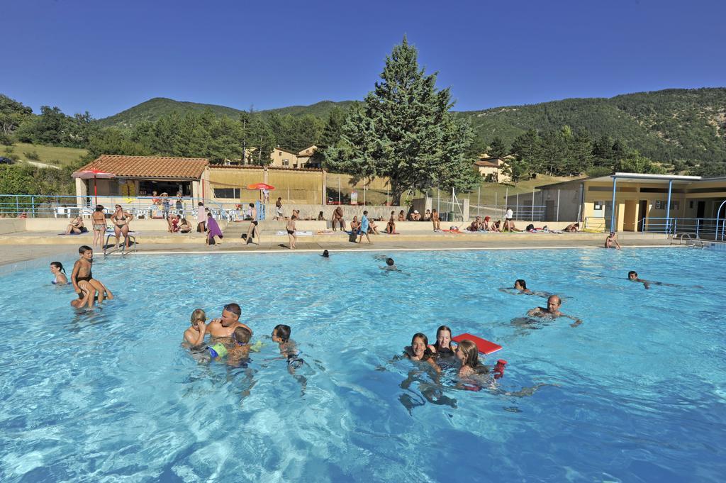 Vvf Drome Provence Hotel Montbrun-les-Bains Eksteriør billede